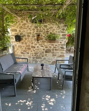 Lime Tree Holiday home Saint-Saud-Lacoussiere