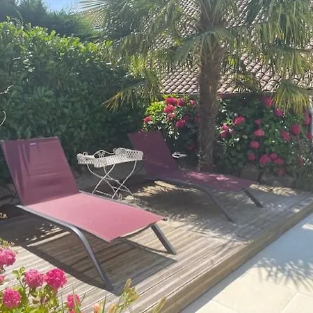 Lime Tree Holiday home Saint-Saud-Lacoussiere