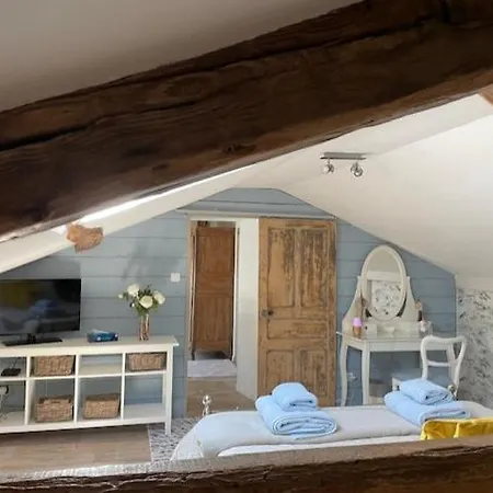 Lime Tree Holiday home Saint-Saud-Lacoussiere