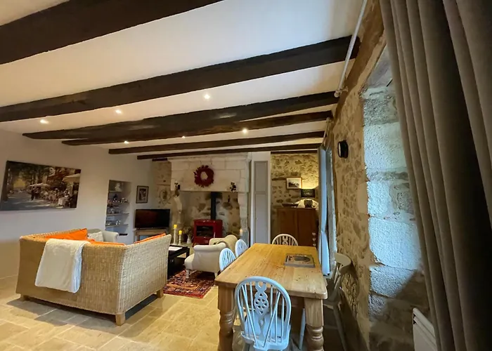 Дом отдыха Lime Tree Saint-Saud-Lacoussiere