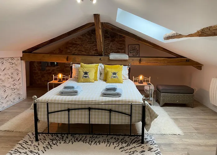 Lime Tree Дом отдыха Saint-Saud-Lacoussiere