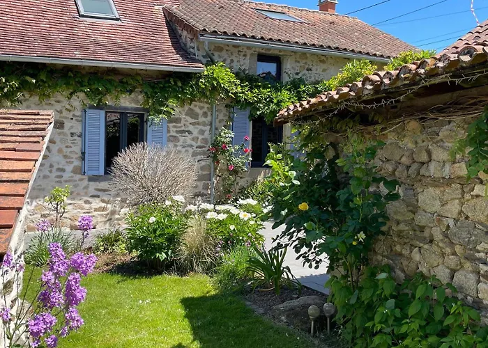 Feriehus Lime Tree Saint-Saud-Lacoussière